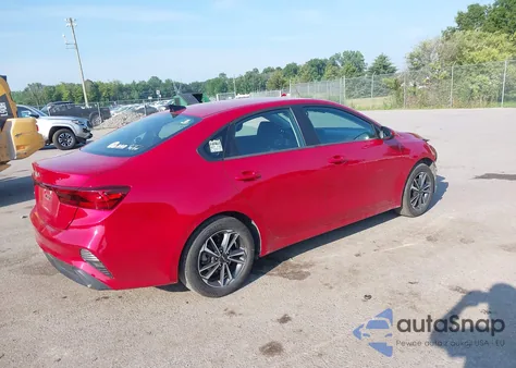 2024 Kia Forte Lxs z USA, uszkodzony, nr VIN 3KPF24AD0RE698420